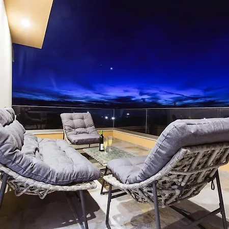 Cindy Luxury Crete Bl * Stavrós